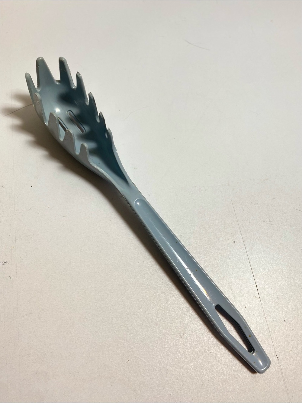 VTG Blue Plastic Slotted Pasta Spaghetti Serving Spoon Ekco-like Hanging Hole
